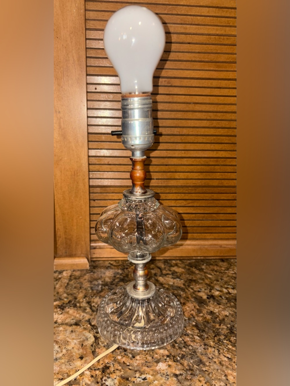 Clear Glass Vintage-Style Table Lamp with Brass Accents
